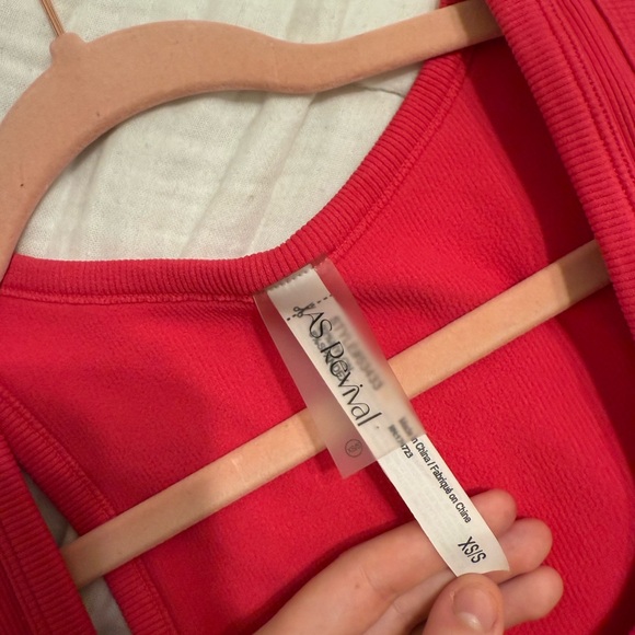 Aritzia Fuchsia Tank Top - Picture 3 of 3